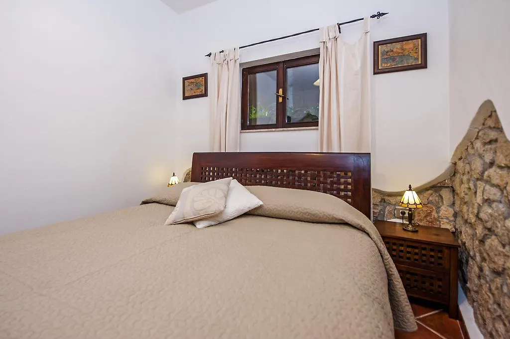 רוביני Apartments Taylor