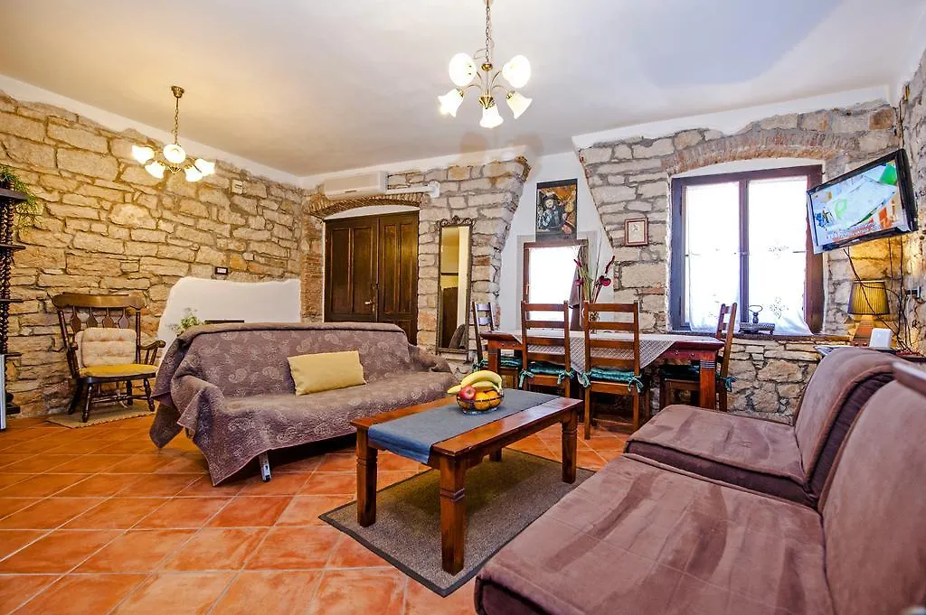 רוביני Apartments Taylor